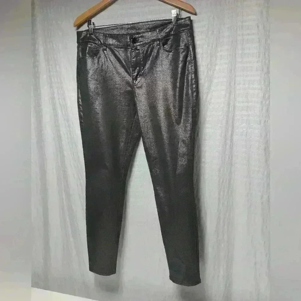 White  House Black Market The coated Skinny Ankle. Mid Rise ladies size 10. - Picture 2 of 6